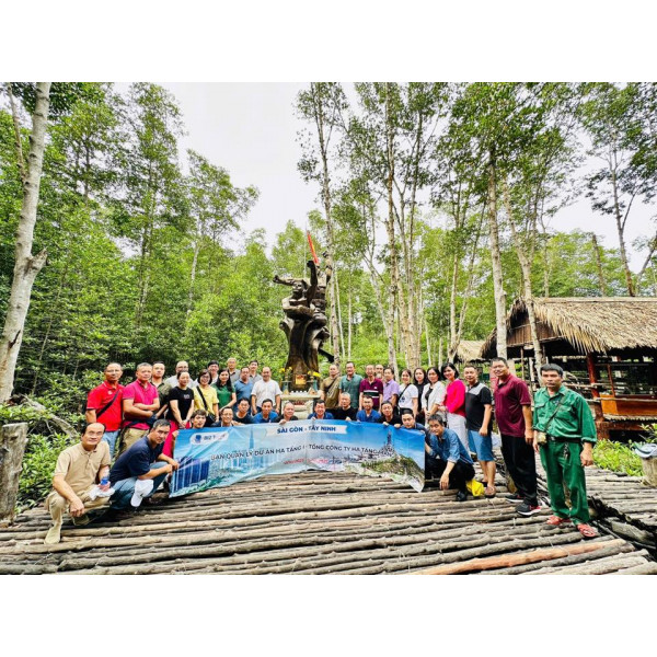 BizTravel cùng đoàn du khách Tổng Công ty Hạ tầng mạng khám phá tour Tp. Hồ Chí Minh - Tây Ninh